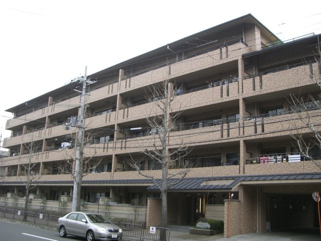 ロイヤルアーク宝ヶ池公園